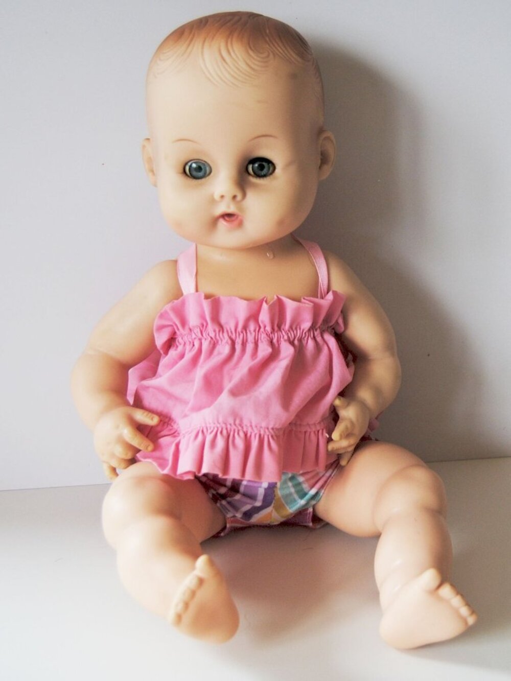 Vogue Dolls Ginny Baby Drinks Wets Sleepy Eyes Dimples, Blue eyes 16" Vintage